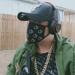 Meet your Posher, Aaron